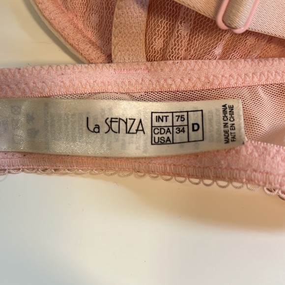 NWOT La Senza pink and black lace bra 34D - Picture 3 of 3